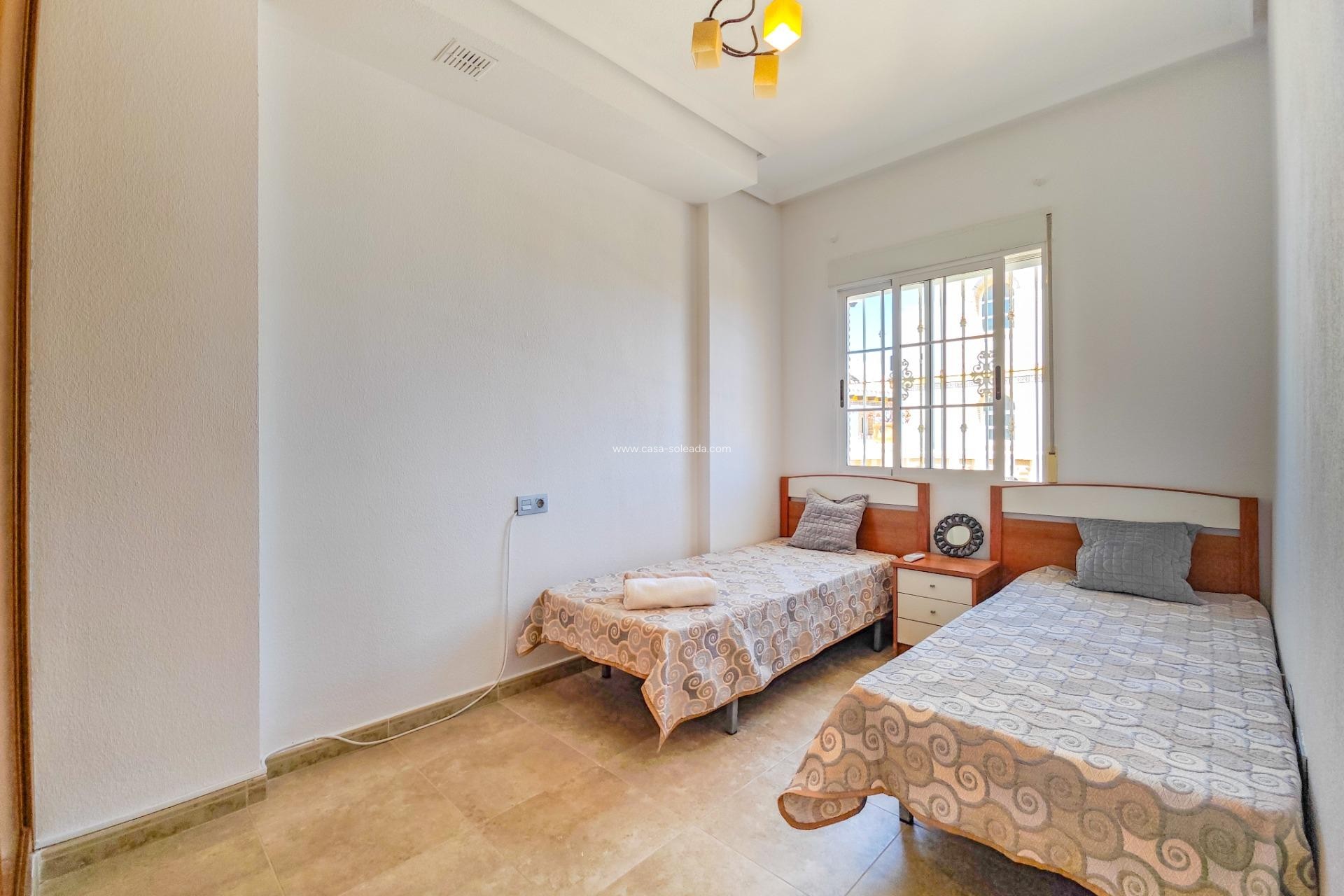 Resale - Villa - Torrevieja - La Mata