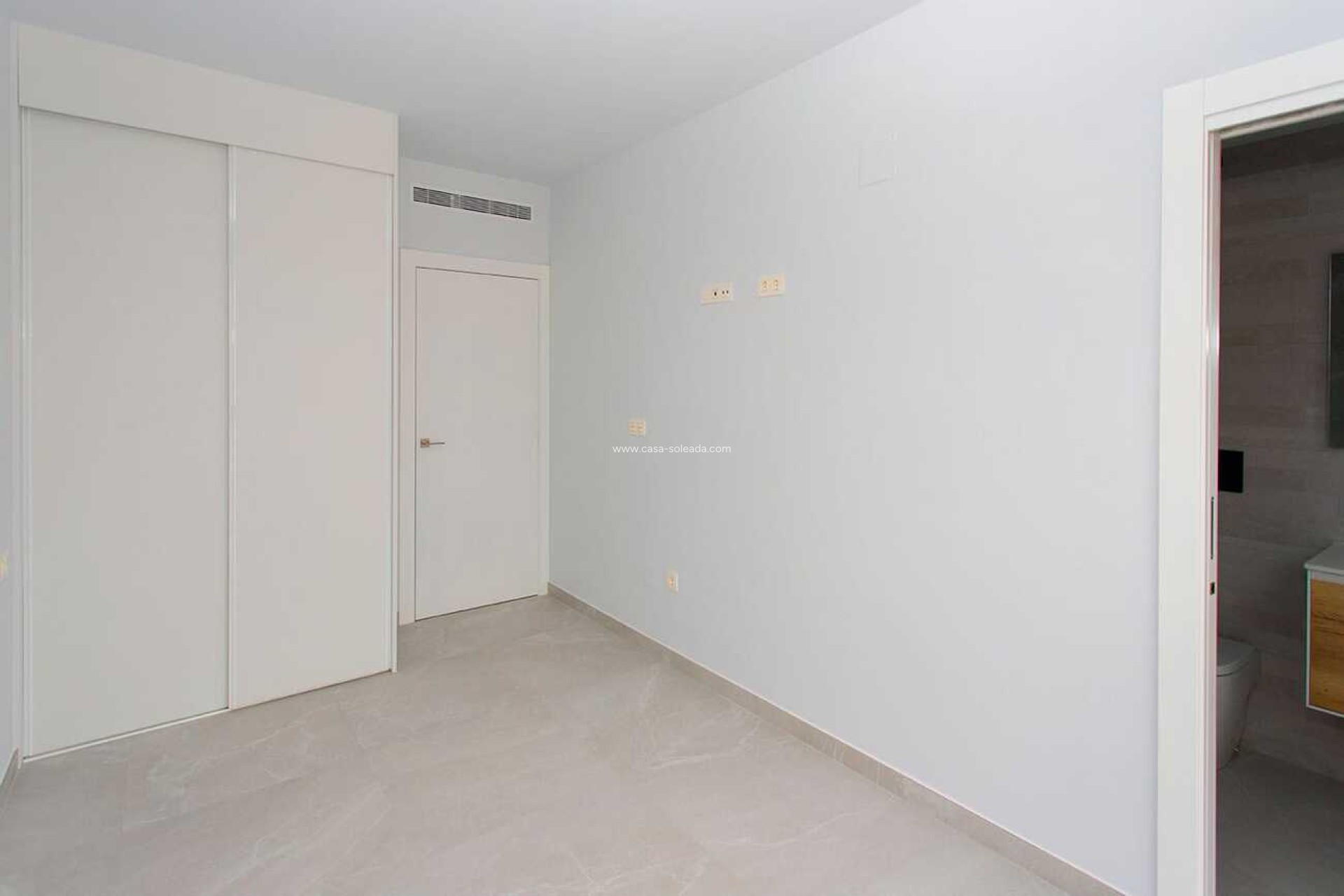 Reventa - Apartamento / piso - Torrevieja - Center