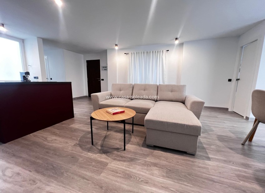 Reventa - Apartamento / piso - Torrevieja - Estacion Autobuses