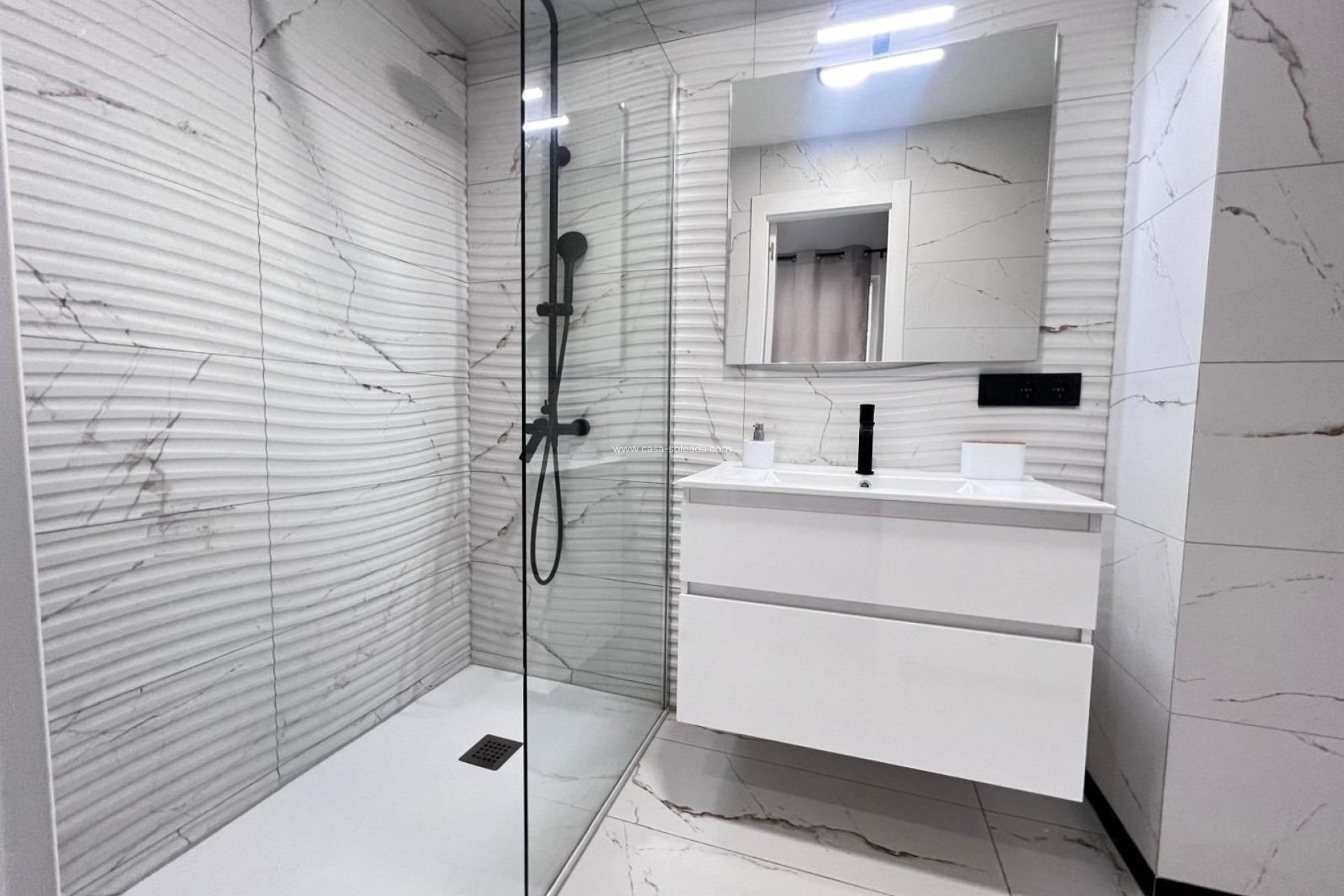 Reventa - Apartamento / piso - Torrevieja - Estacion Autobuses