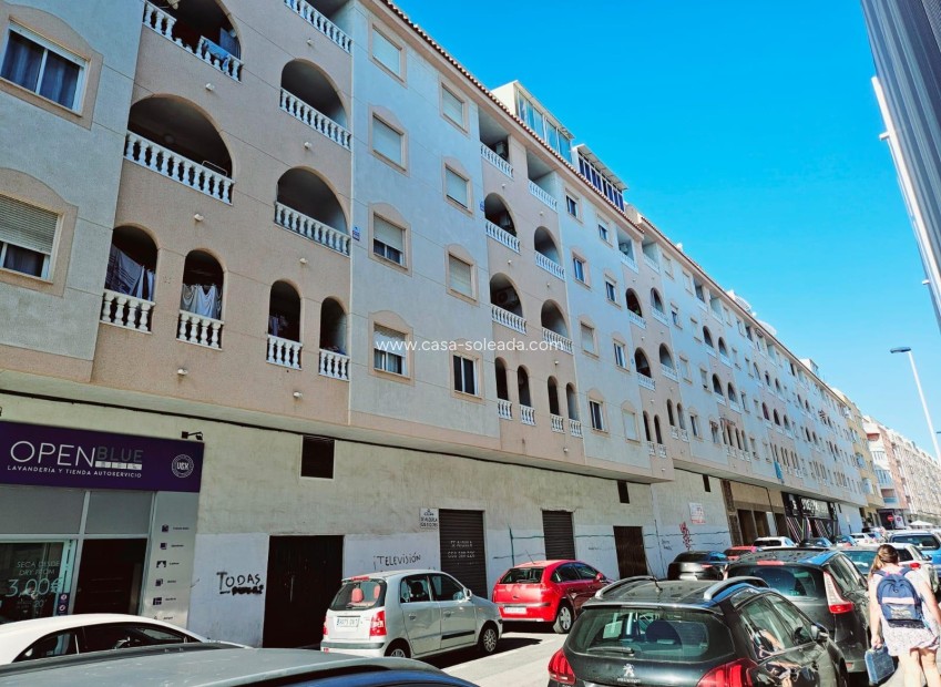 Reventa - Apartamento / piso - Torrevieja - Estacion Autobuses