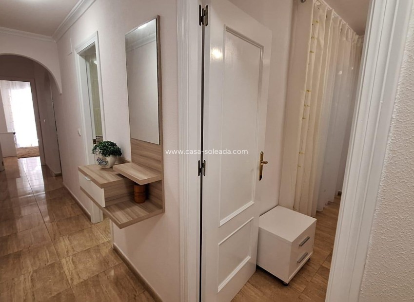 Reventa - Apartamento / piso - Torrevieja - Estacion Autobuses