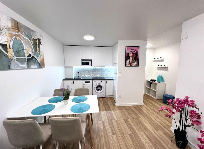 Reventa - Apartamento / piso - Torrevieja - Estacion Autobuses