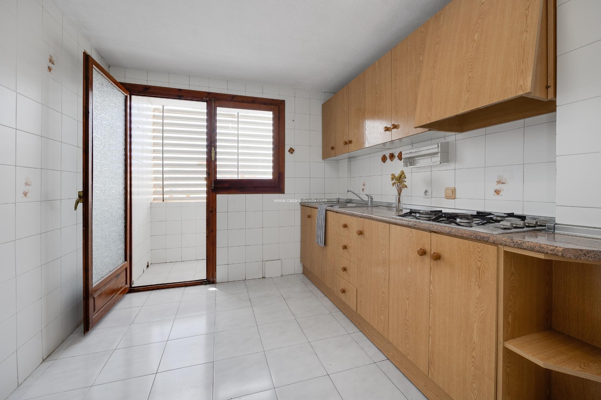Reventa - Apartamento / piso - Torrevieja - Estacion Autobuses