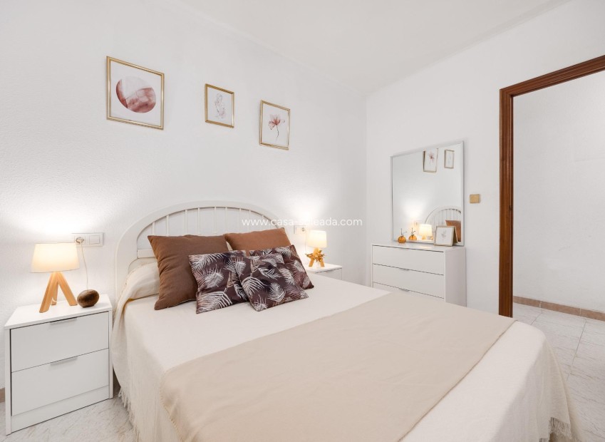 Reventa - Apartamento / piso - Torrevieja - Estacion Autobuses