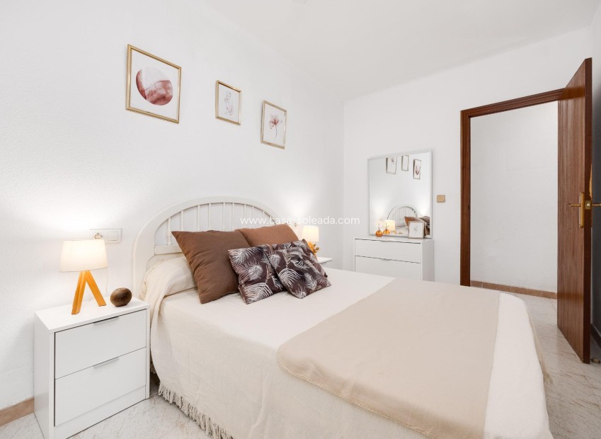 Reventa - Apartamento / piso - Torrevieja - Estacion Autobuses