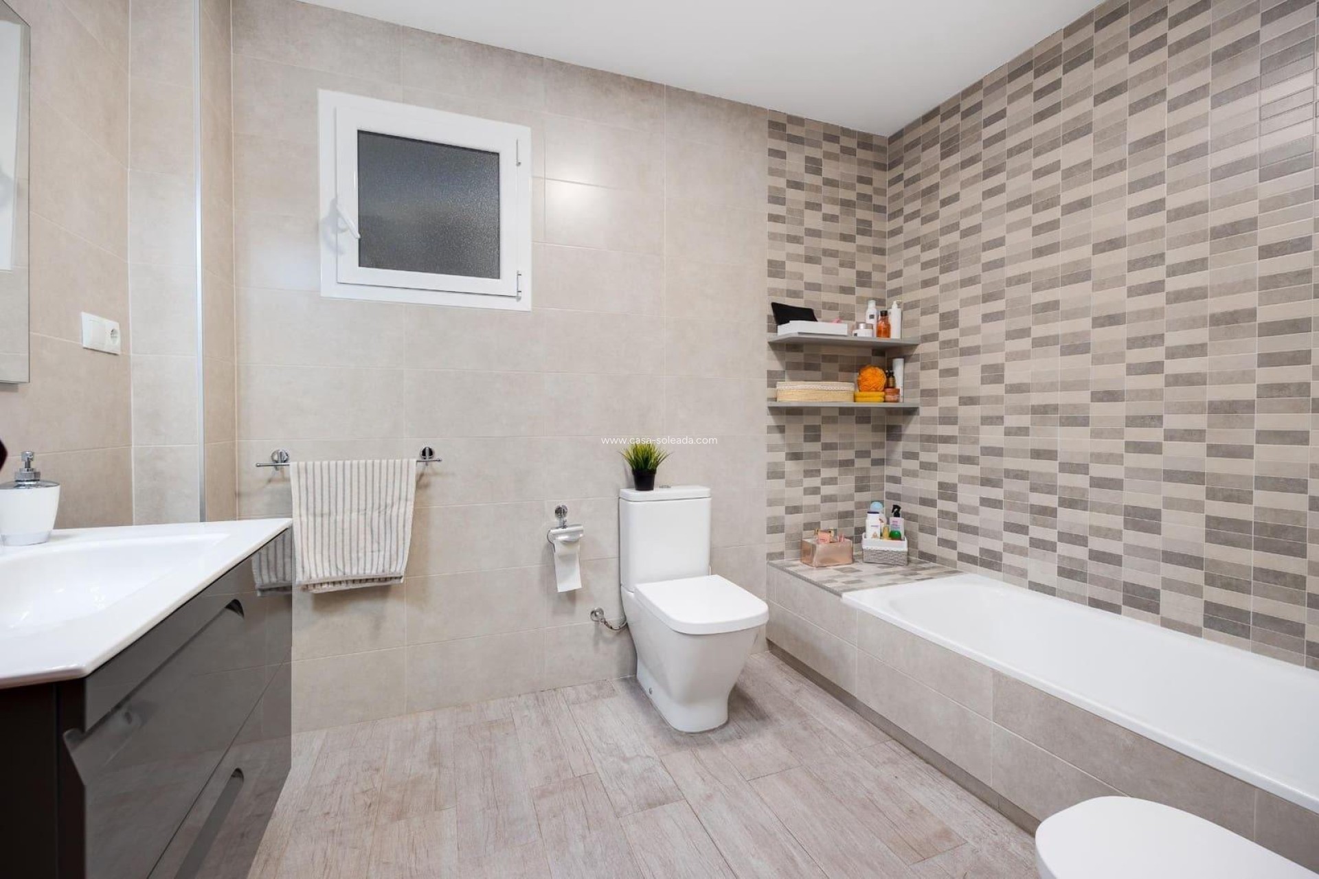 Reventa - Apartamento / piso - Torrevieja - Paseo Maritimo