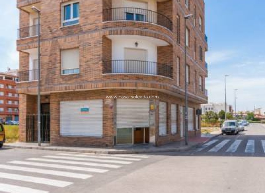 Reventa - Comercial - Almoradí - Estación Bus