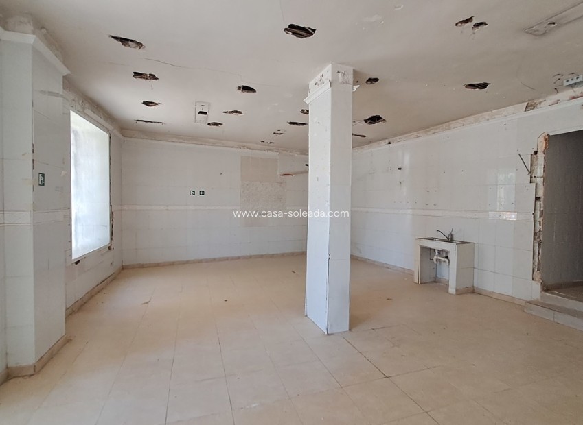 Reventa - Comercial - Orihuela