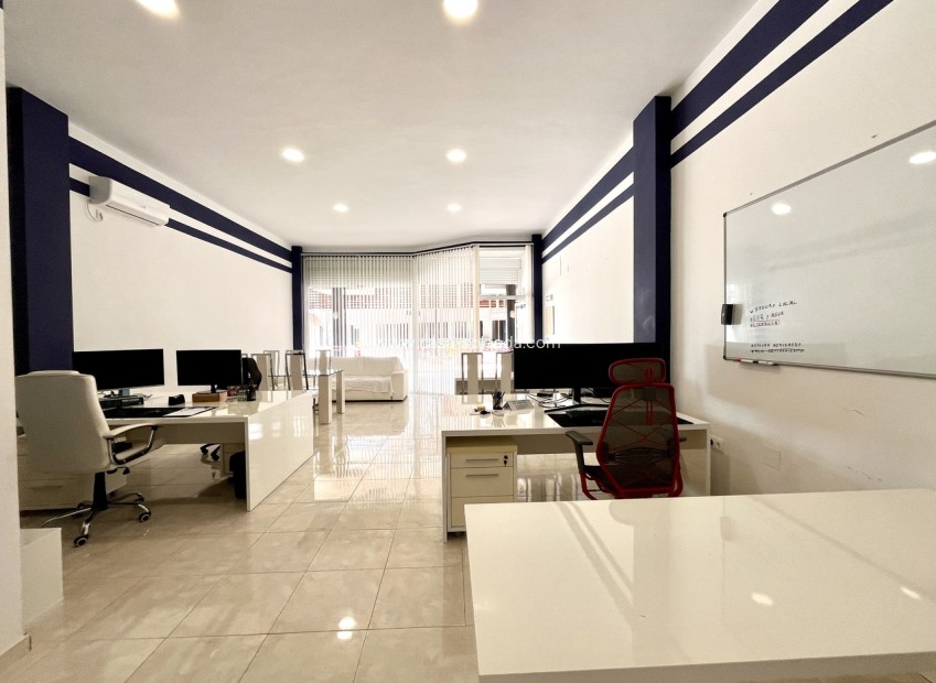 Reventa - Comercial - Playa Flamenca