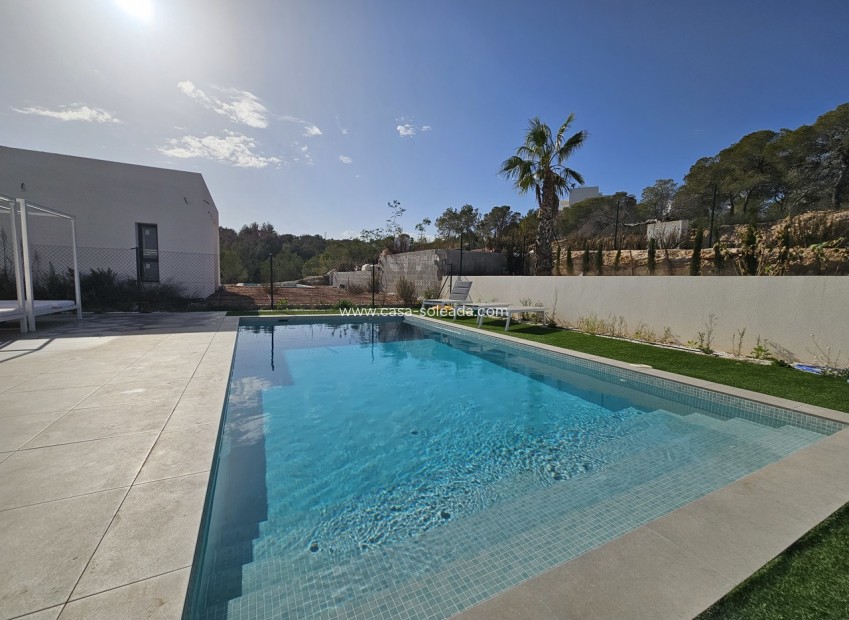 Reventa - Villa - Las Colinas Golf Resort