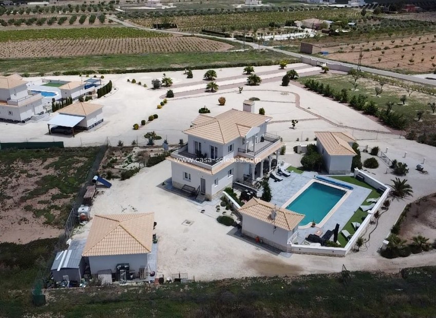 Reventa - Villa - Pinoso - Inland