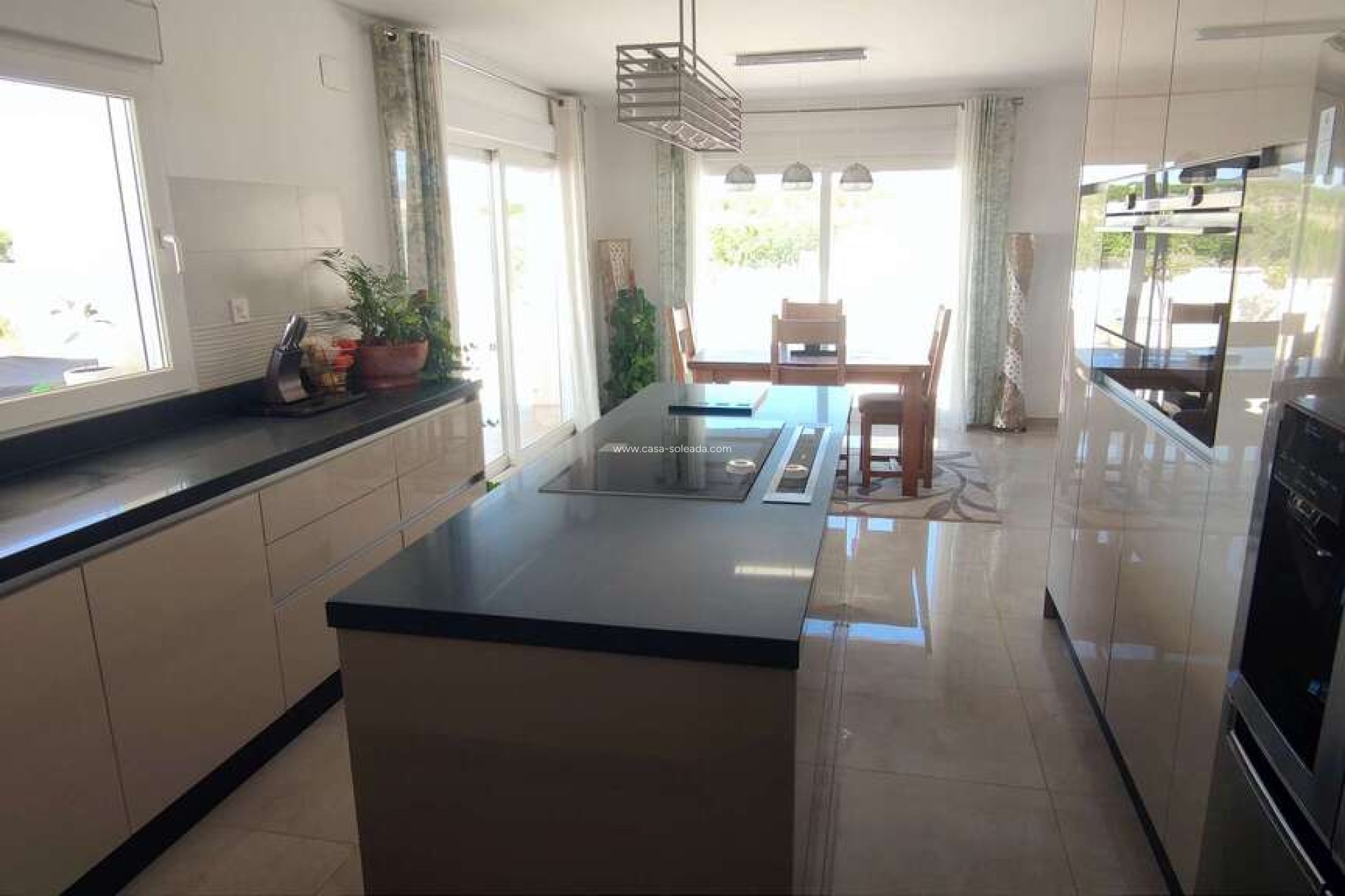 Reventa - Villa - Pinoso - Inland