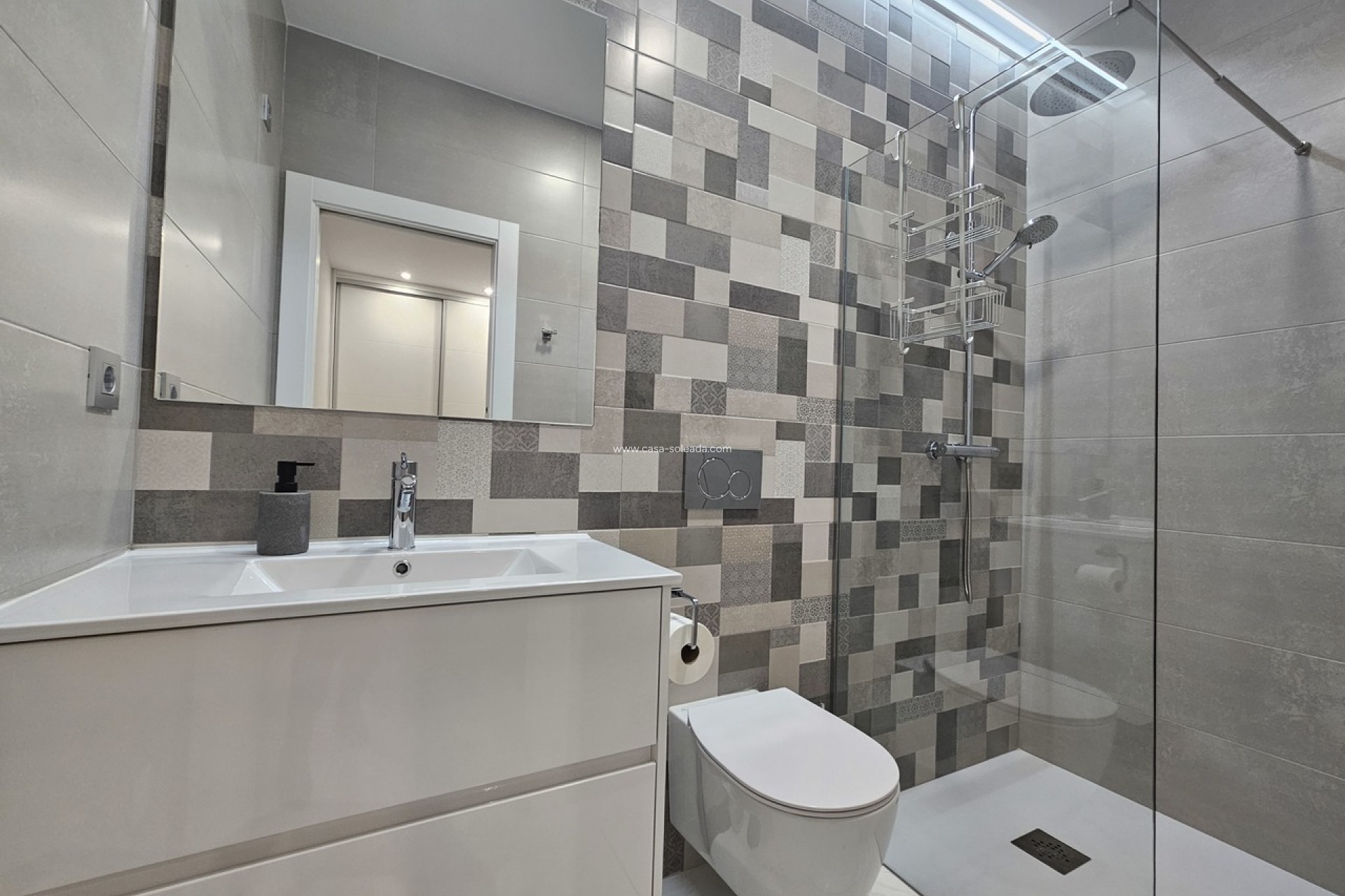 Reventa - Villa - Villamartin - Villamartín