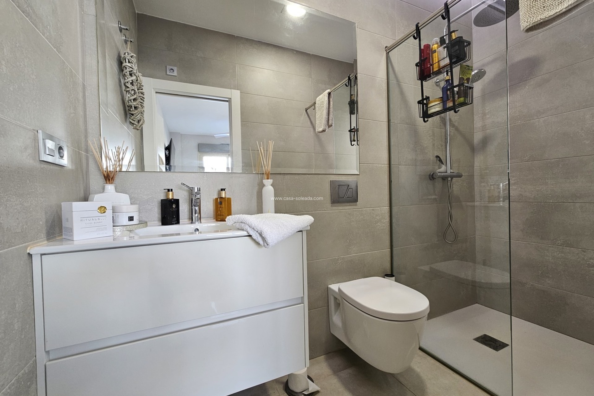 Reventa - Villa - Villamartin - Villamartín