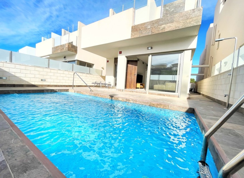 Reventa - Villa - Villamartin - Villamartín