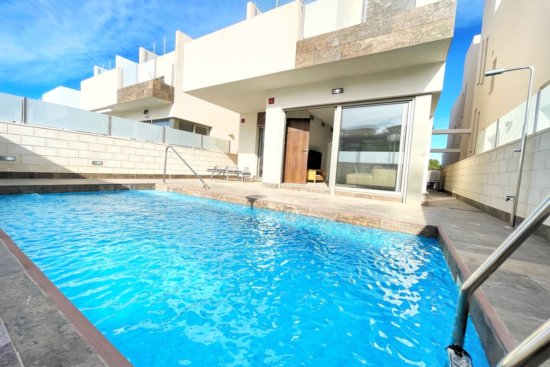 Reventa - Villa - Villamartin - Villamartín