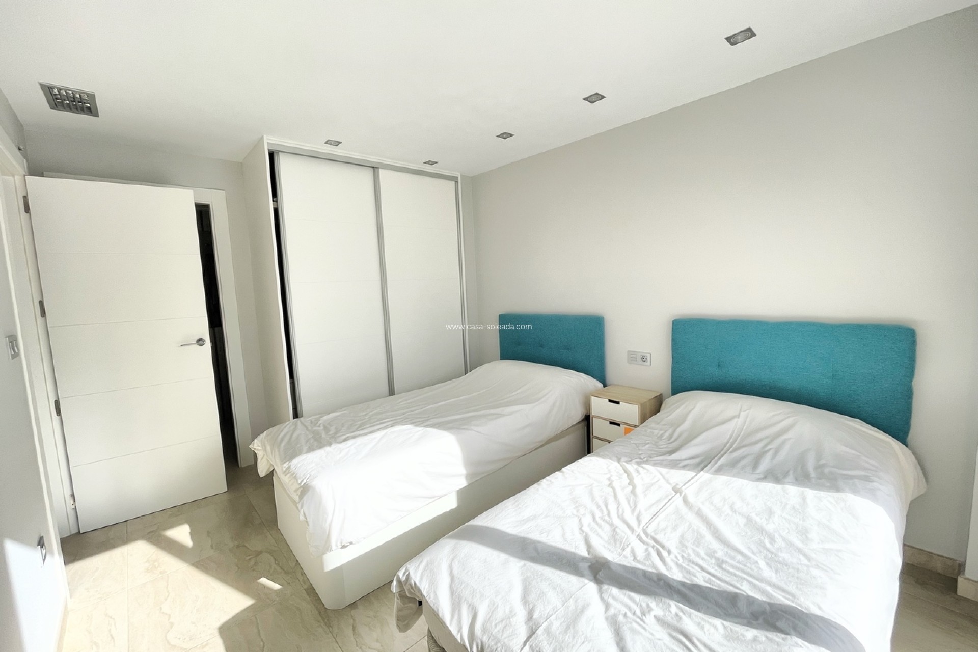 Reventa - Villa - Villamartin - Villamartín