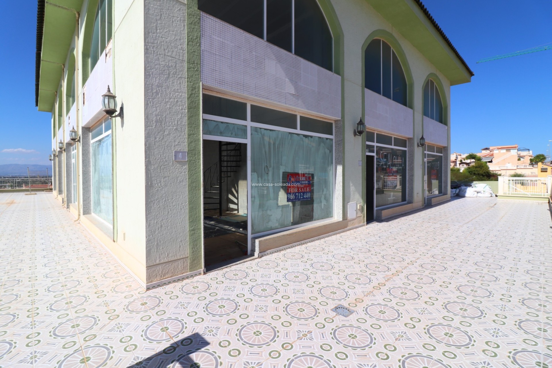 Revente - Commercial - Benimar