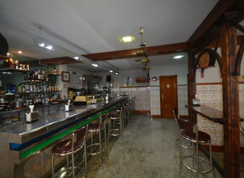 Revente - Commercial - Bigastro - Center