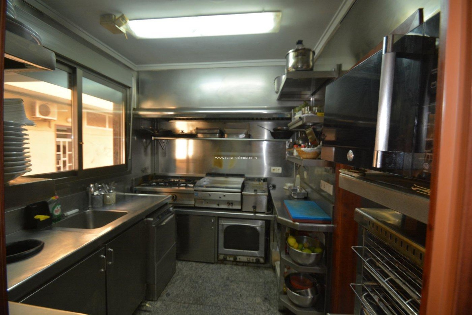 Revente - Commercial - Bigastro - Center