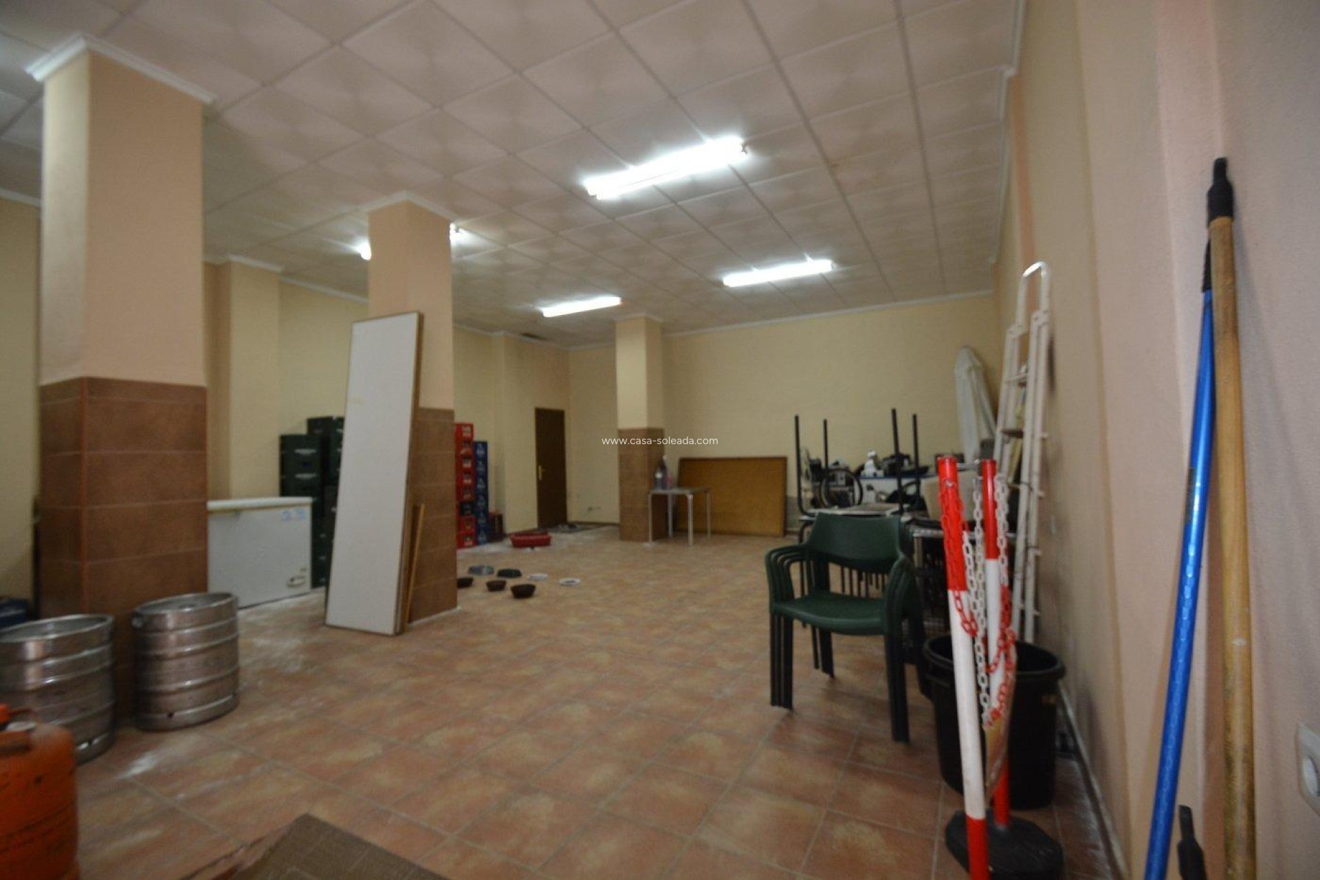 Revente - Commercial - Bigastro - Center