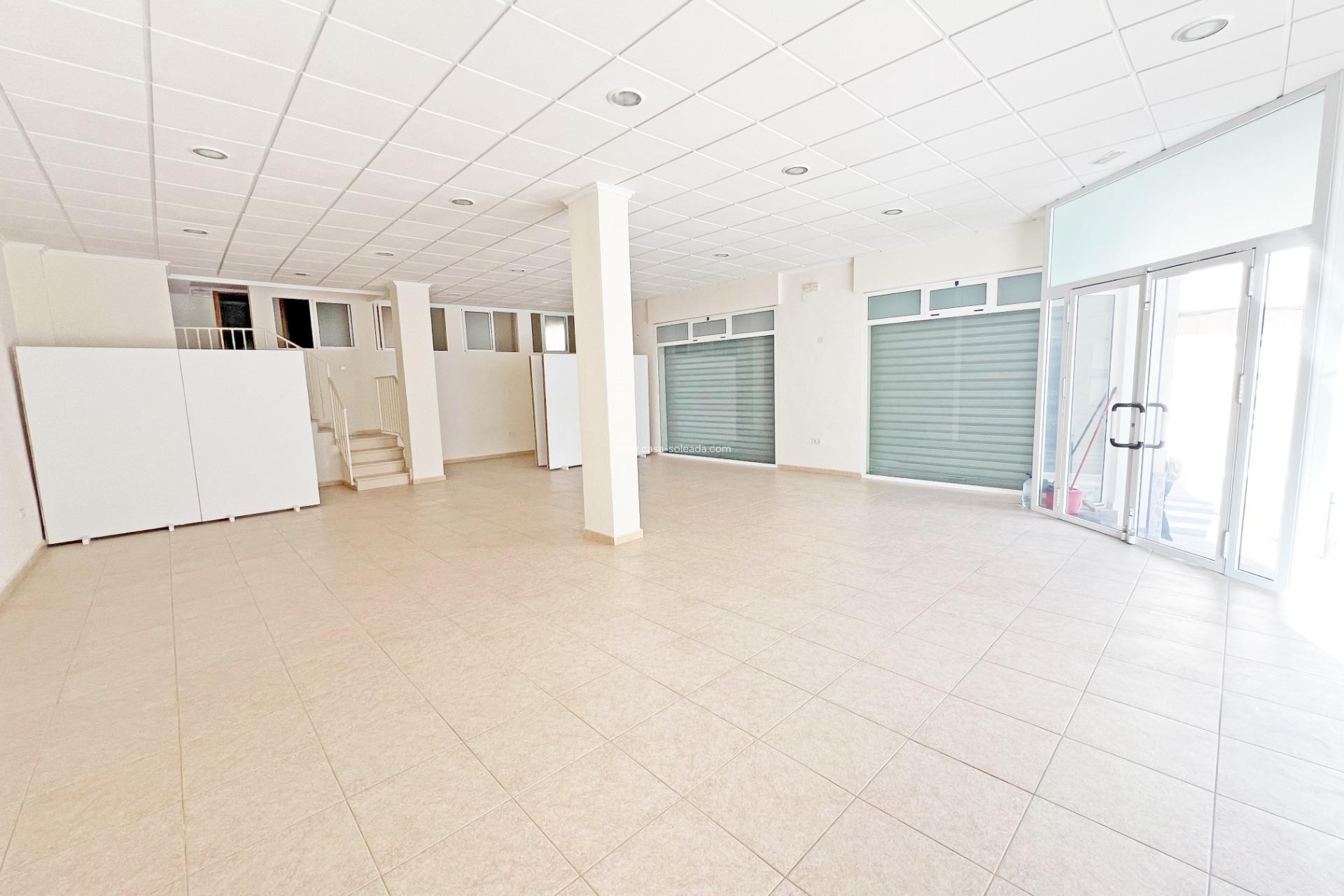 Revente - Commercial - Guardamar del Segura - Pueblo