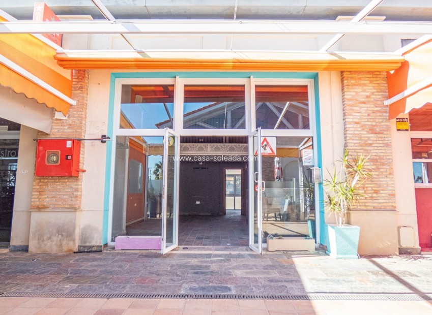 Revente - Commercial - La Finca Golf - Algorfa