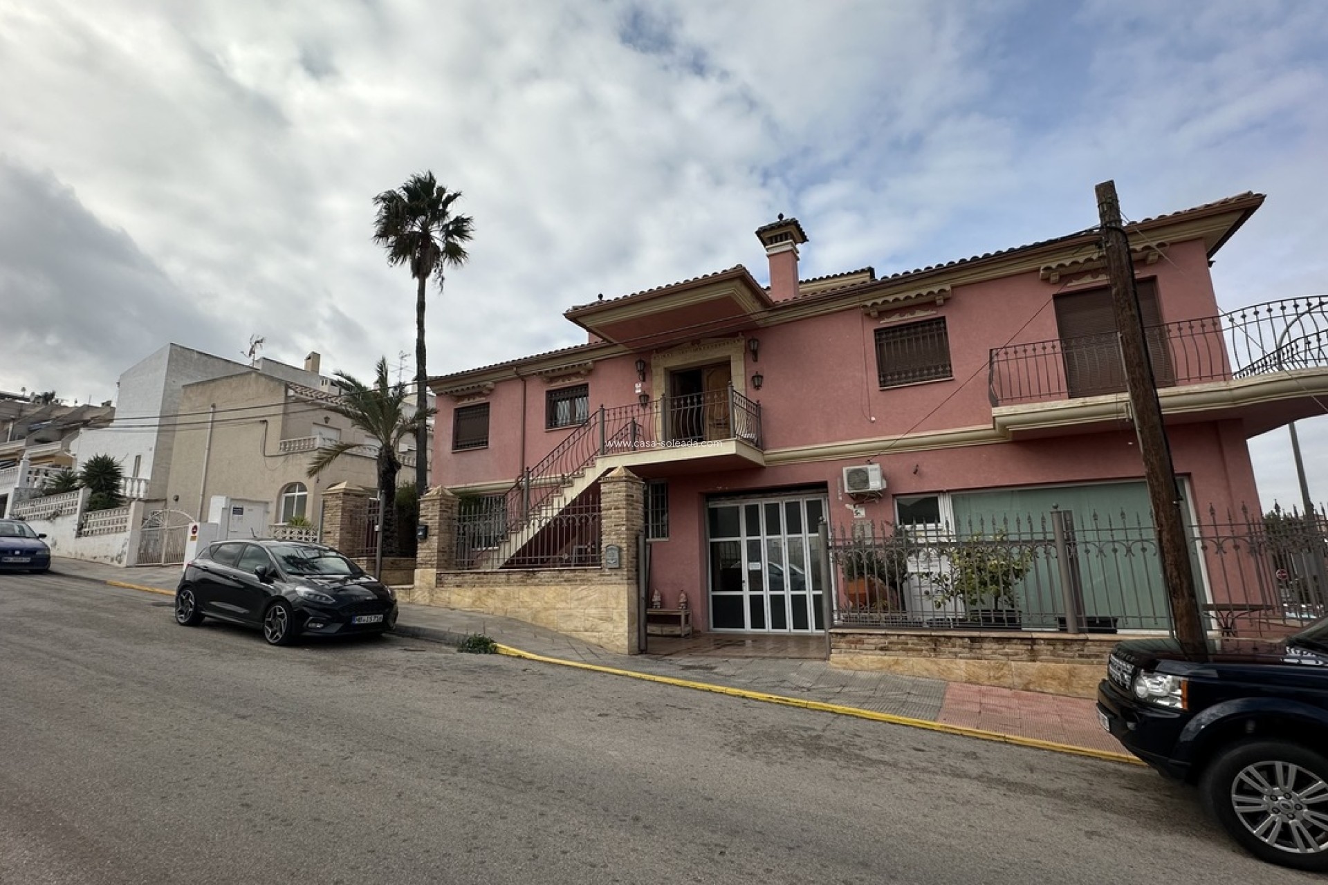 Revente - Commercial - San Miguel de Salinas