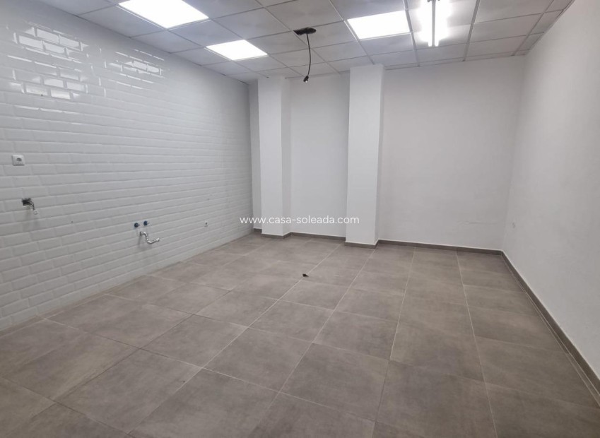 Revente - Commercial - Torrevieja - Center
