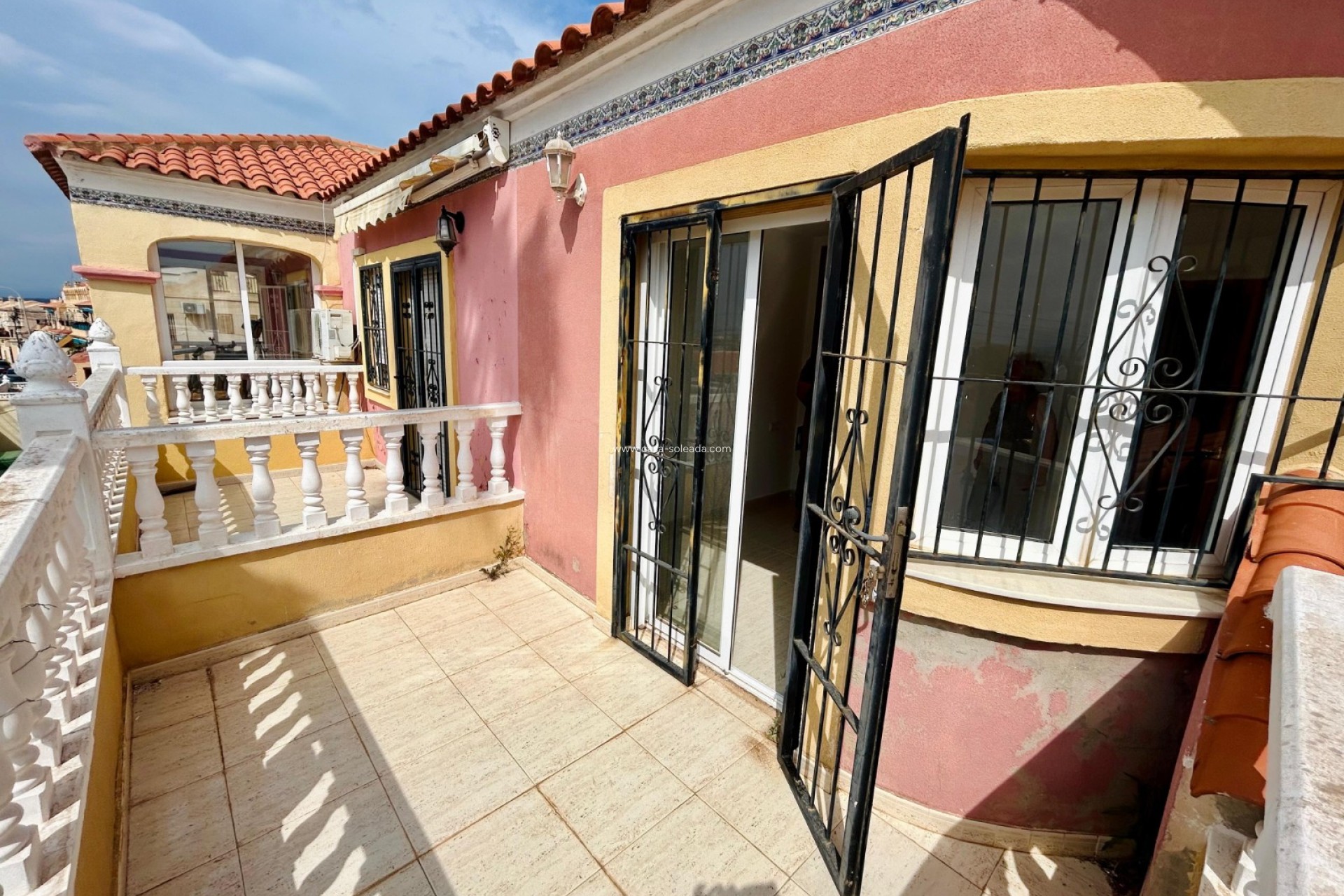 Revente - Villa - El Chaparral - Inland