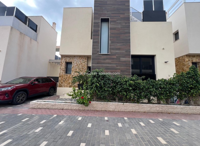 Revente - Villa - Orihuela Costa - Lomas de Cabo Roig