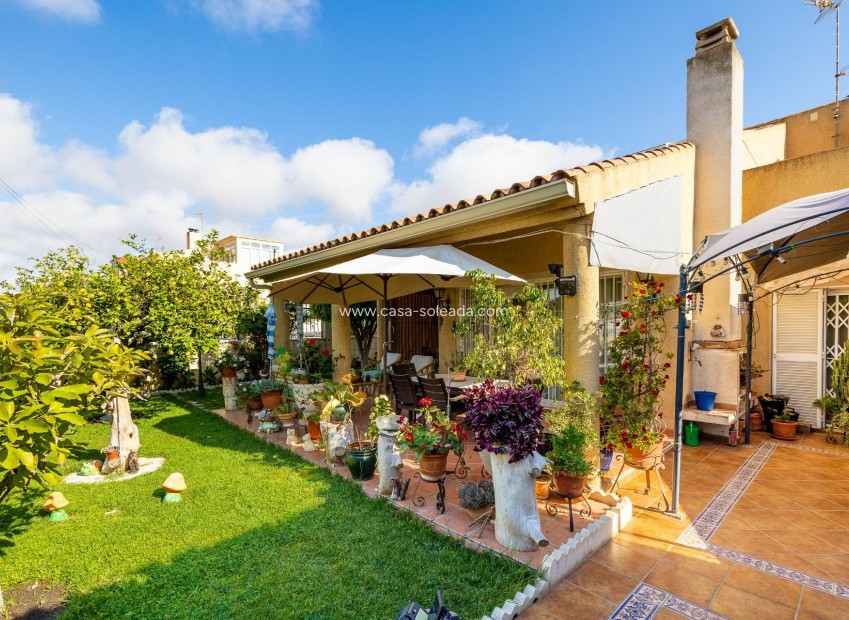 Revente - Villa - Torrevieja - Aguas nuevas