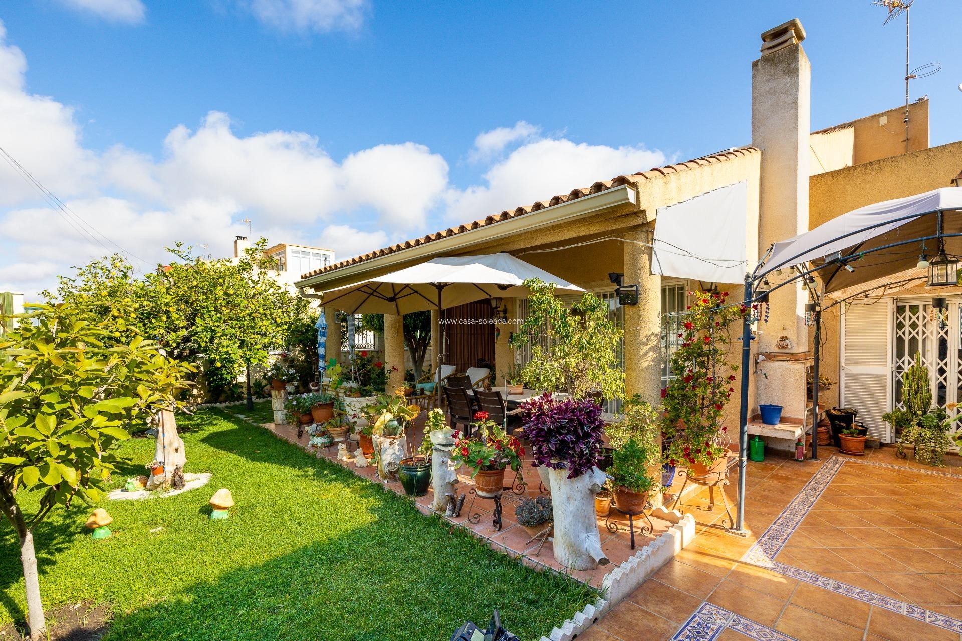 Revente - Villa - Torrevieja - Aguas nuevas