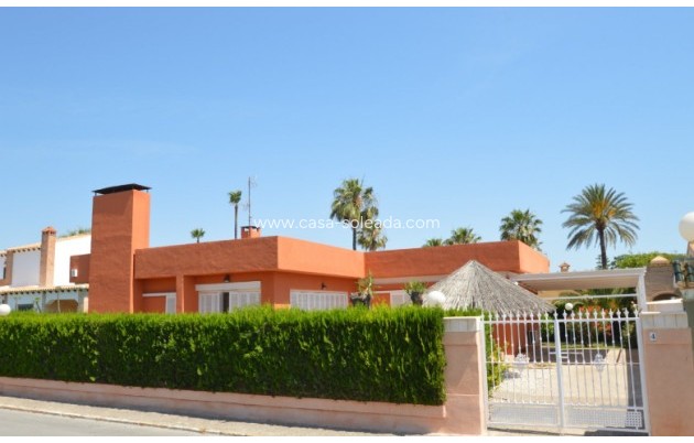 Villa - Resale - Torrevieja - CSRES-43613