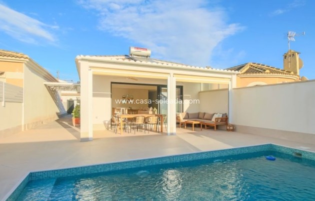 Villa - Resale - Torrevieja - CSRES-90391