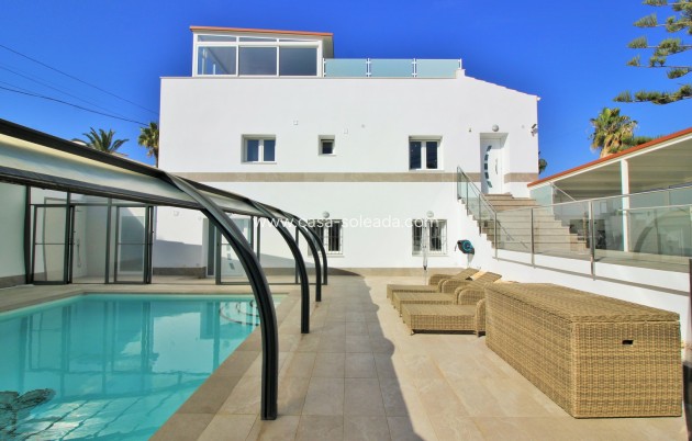 Villa - Reventa - Villamartin - Villamartín