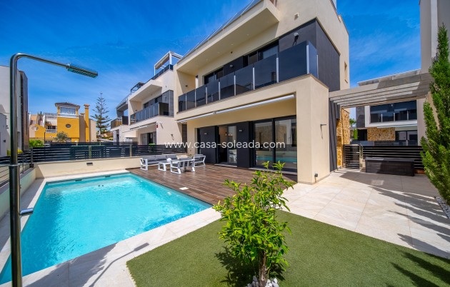 Villa - Wiederverkauf - Orihuela Costa - Lomas de Cabo Roig