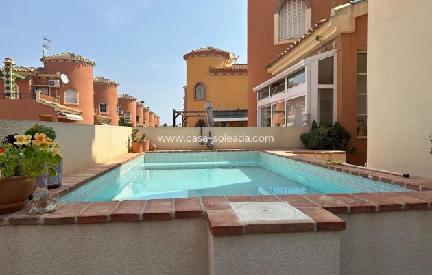 Villa - Wiederverkauf - Orihuela Costa - Playa Flamenca