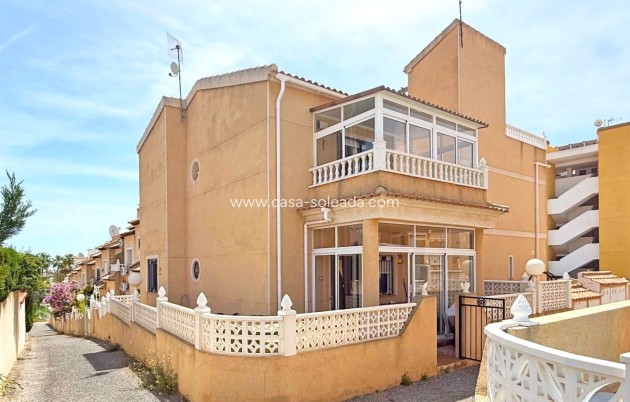 Villa - Wiederverkauf - Orihuela Costa - Villamartín