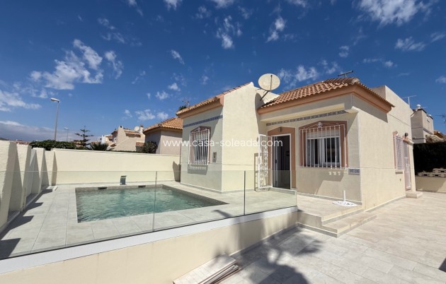 Villa - Wiederverkauf - Torrevieja - Costa Blanca