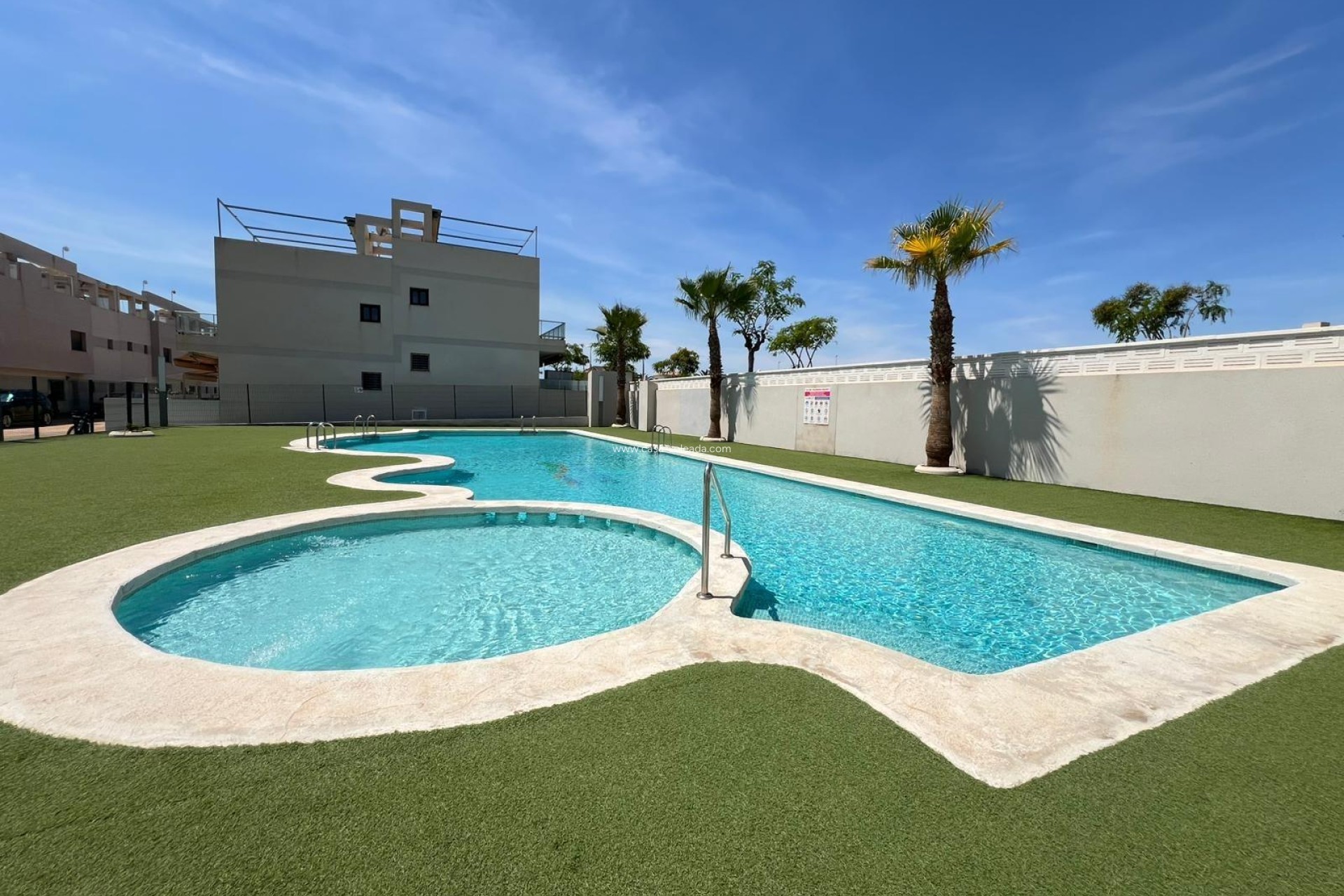 Wiederverkauf - Bungalow - Pilar de la Horadada - Pueblo Latino