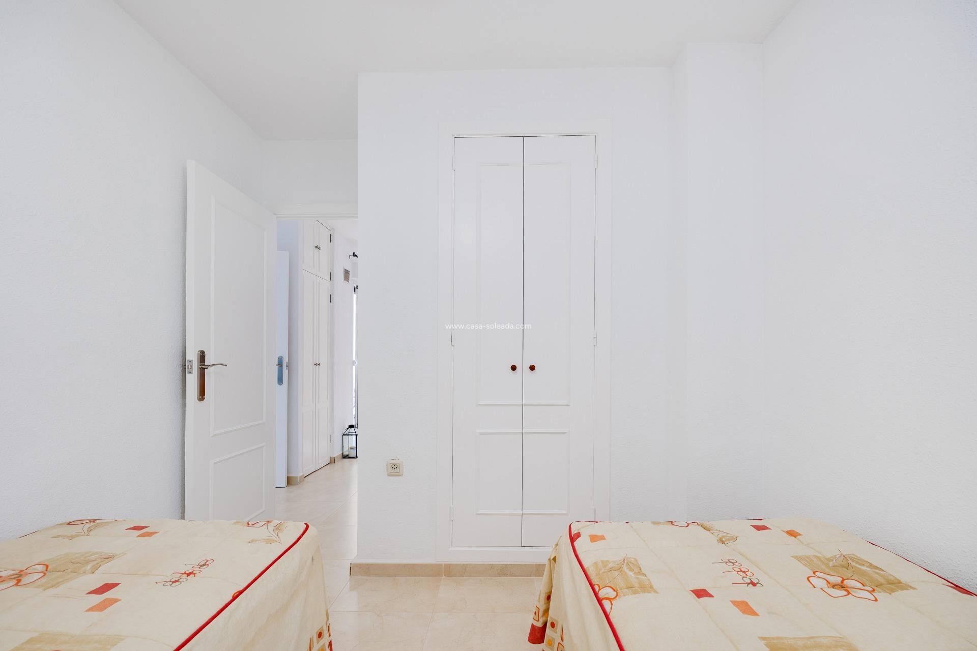 Wiederverkauf - Bungalow - Torrevieja - Aguas nuevas
