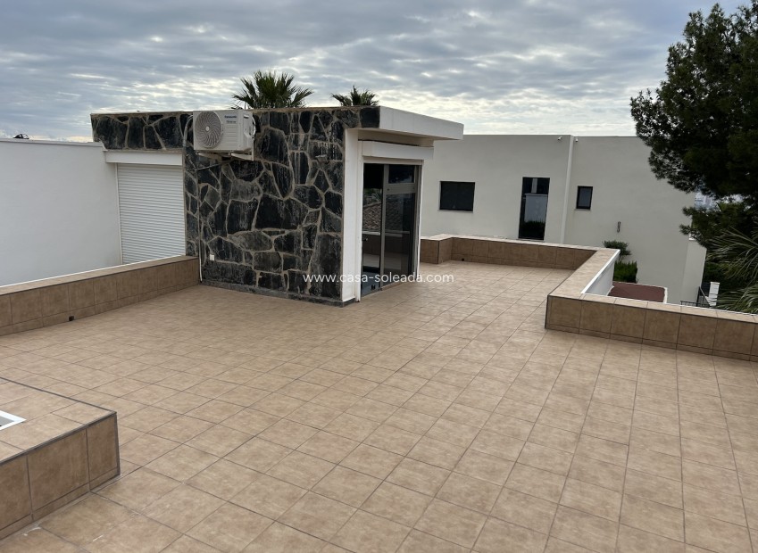 Wiederverkauf - Villa - La Nucía - Costa Blanca