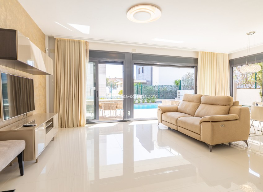 Wiederverkauf - Villa - Orihuela Costa - Campoamor