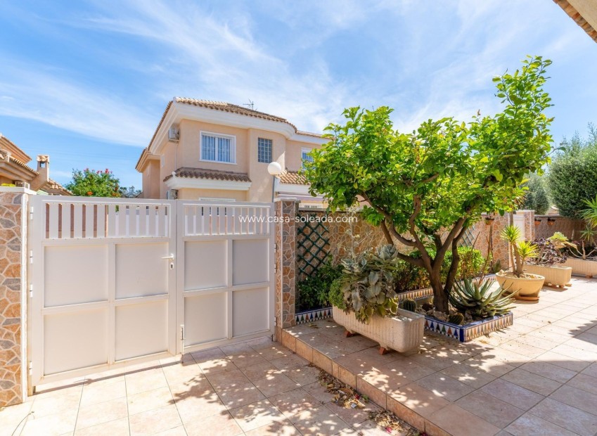 Wiederverkauf - Villa - Orihuela Costa - Punta Prima