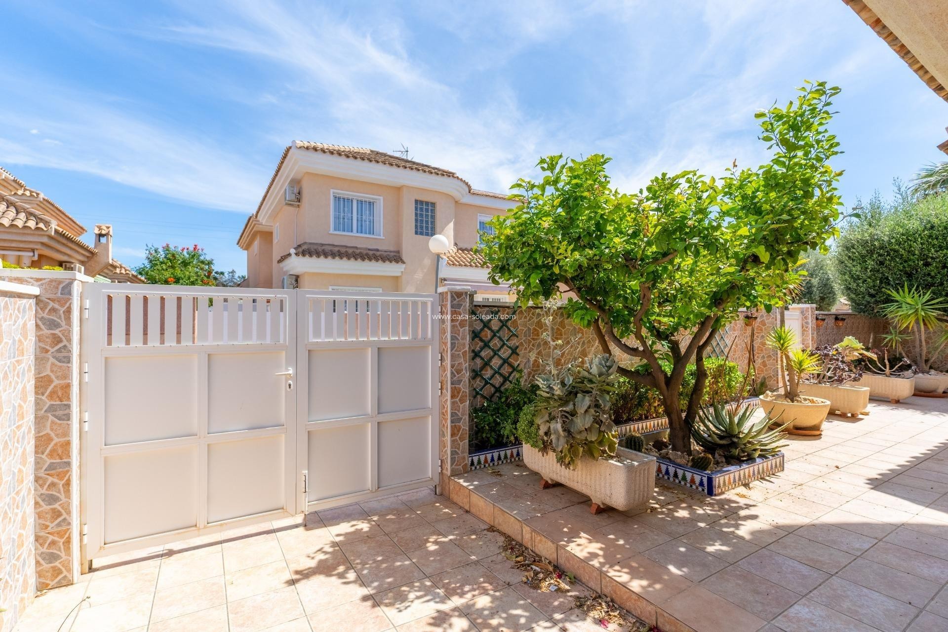 Wiederverkauf - Villa - Orihuela Costa - Punta Prima
