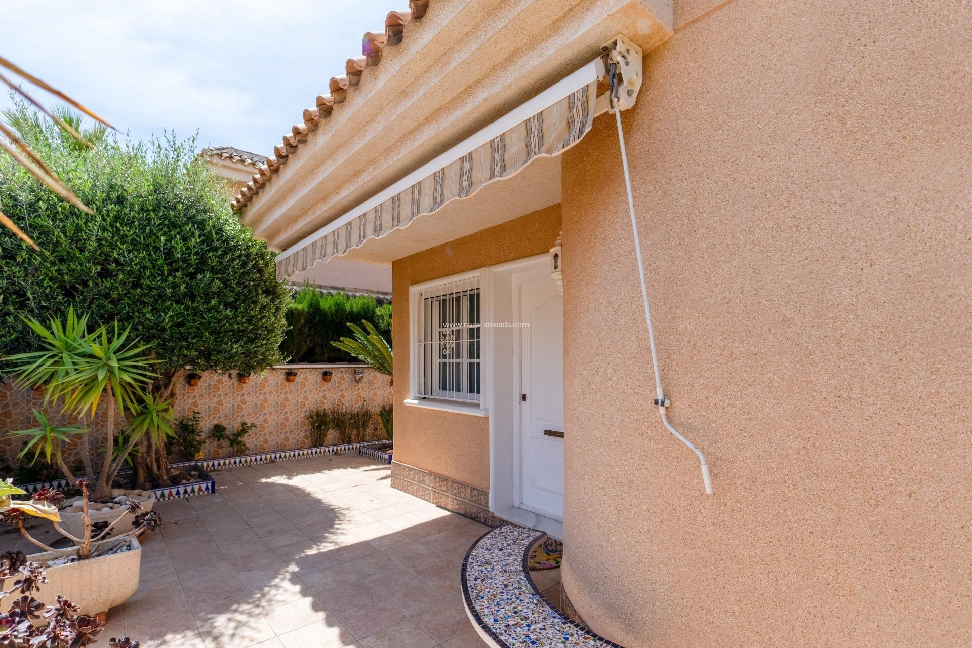 Wiederverkauf - Villa - Orihuela Costa - Punta Prima