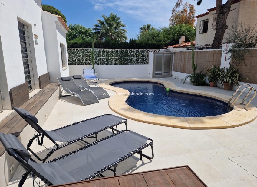 Wiederverkauf - Villa - Orihuela Costa - Punta Prima