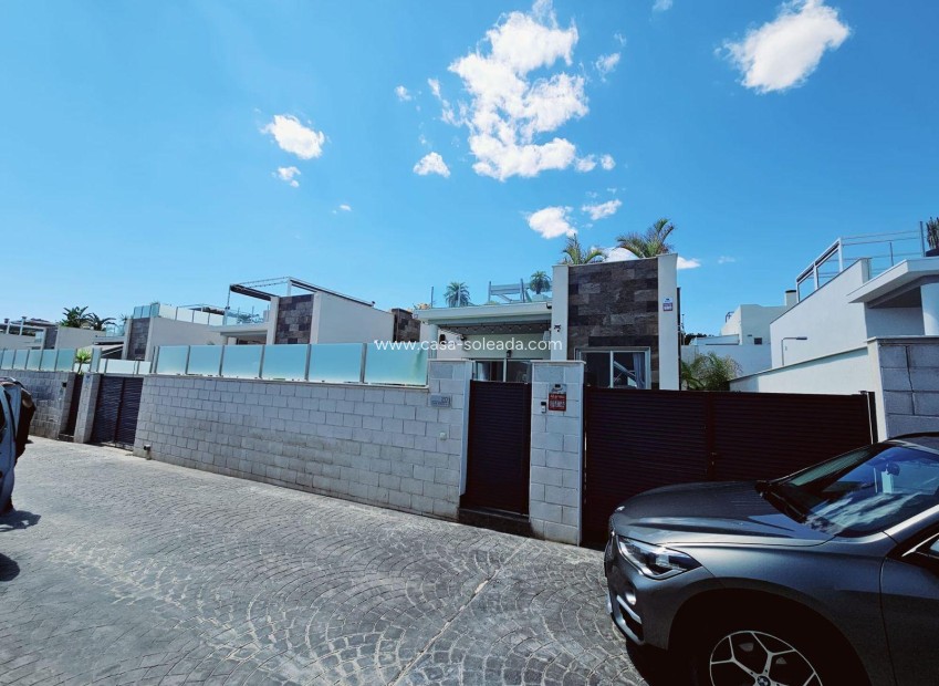 Wiederverkauf - Villa - Orihuela Costa - Villamartín